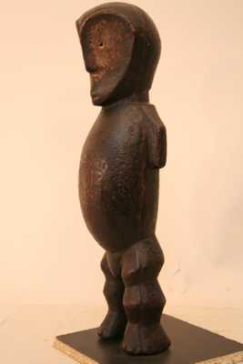 Lega (statue), d`afrique : Rép. dém. Congo (Zaire), statuette Lega (statue), masque ancien africain Lega (statue), art du Rép. dém. Congo (Zaire) - Art Africain, collection privées Belgique. Statue africaine de la tribu des Lega (statue), provenant du Rép. dém. Congo (Zaire), 787 Statuette Léga bois h.29 cm début 20eme sc.Représente Waiyinda,Femme-Adultère-Enceinte.L